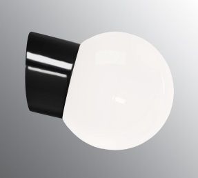 Classic Glob Skrå 15cm Sort/Glat Opal IP54 Væglampe